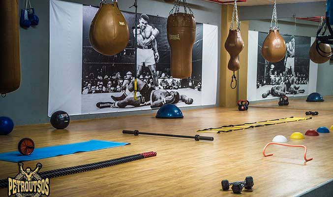 ΣΧΟΛΗ ΠΥΓΜΑΧΙΑΣ PETROUTSOS BOXING CLUB